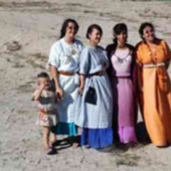 Click para ampliar. Pulsa en el nombre para ver la ficha. mujeres y niño celtibero